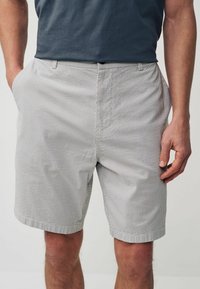 Next STRIPE-REGULAR FIT - Shorts - stone