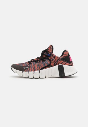 FREE METCON 4 - Sportovní boty - black/phantom/burnt sunrise/pink prime/deep royal blue