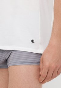 Thumbnail Image 7