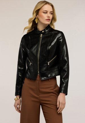 CON ZIP E COLLO ALLA COREANA - Giacca in similpelle - nero