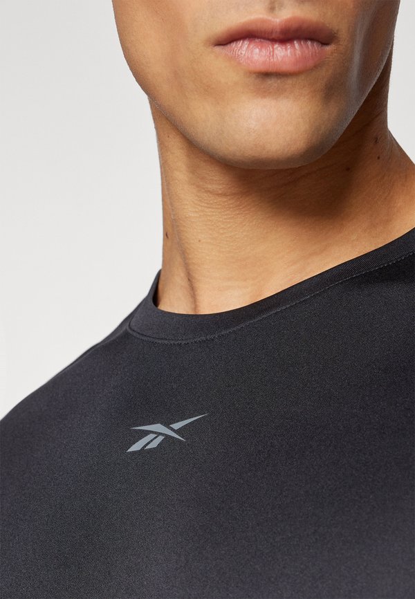 TRAIN TECH TEE - Basic T-shirt2