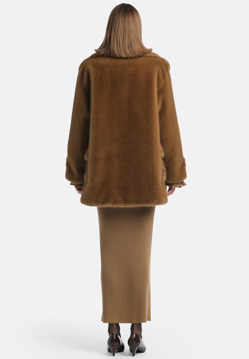 Luisa Spagnoli SARACENA Cappotto corto cammello