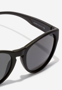 Hawkers NEIVE - Päikeseprillid - black polarized