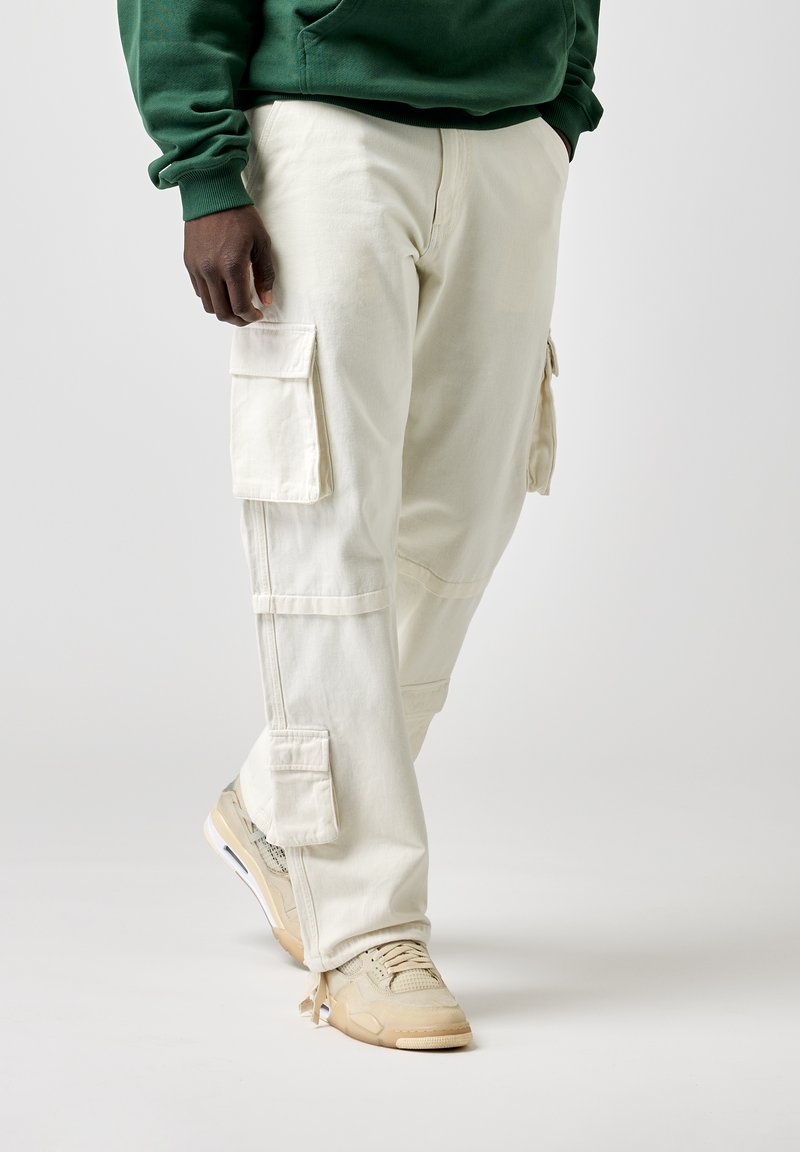 EIGHTYFIVE BAGGY PANTS Cargo trousers off white/offwhite Zalando