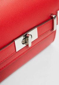 Stradivarius Handtasche - red