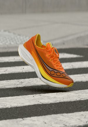Saucony ENDORPHIN PRO 5 - Chaussures de running - fuego