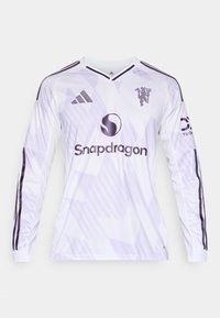 Camisola de futebol branca de manga comprida com padrão geométrico roxo, design de decote em V e logótipos, incluindo Snapdragon e Adidas.