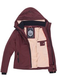 Veste bordeaux avec capuche, doublure en polaire, poches zippées et étiquette à l'intérieur. Le matériau extérieur est lisse avec une texture minimale.