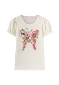 T-shirt color crema con maniche a sbuffo, caratterizzata da una grande grafica di una farfalla colorata realizzata con motivi floreali in rosa, verde e viola.