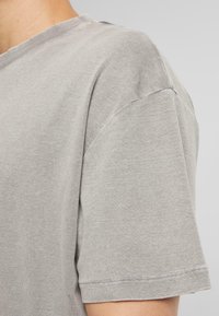 Urban Classics WASHED TEE - Paprasti marškinėliai - steelgrey
