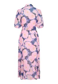 Ružové kvetinové midi šaty s nadýchanými rukávmi, košeľovým golierom, opaskom v páse a veľkým vzorom fialových a zelených kvetov.
