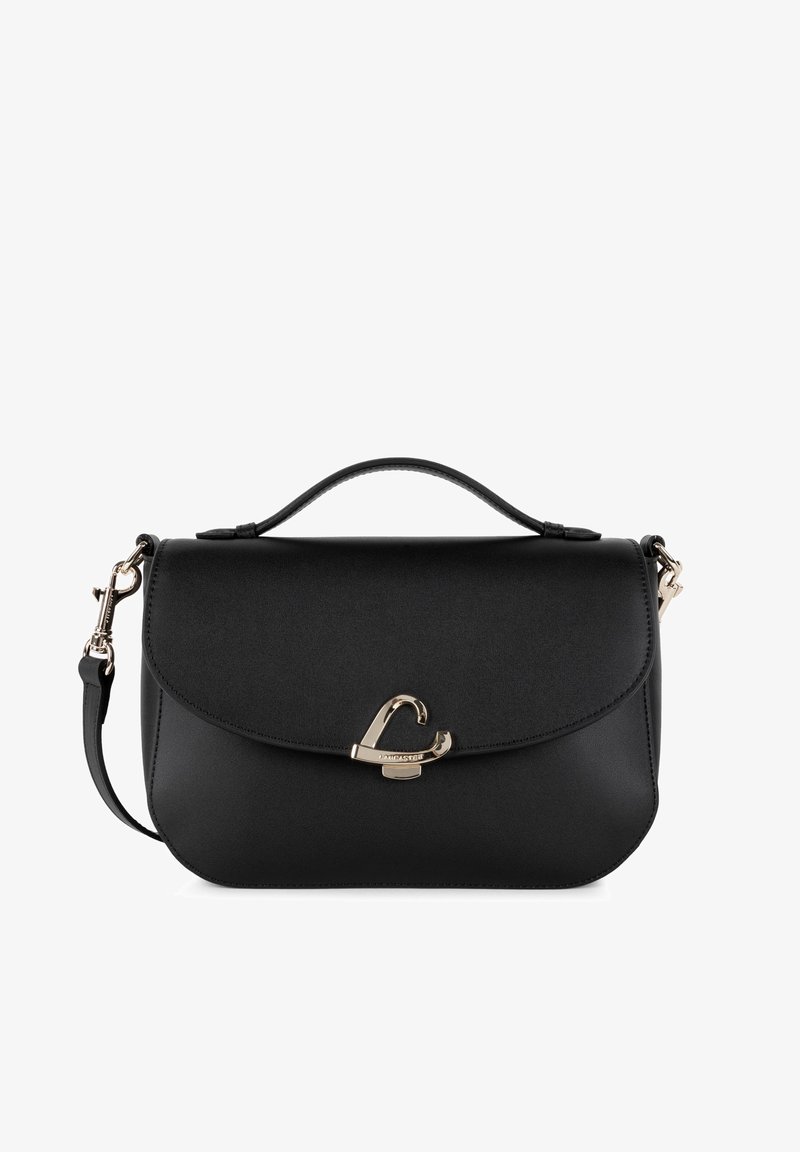 Borsa nera strutturata in pelle liscia, con patta curva, accessori in tono oro e tracolla removibile.