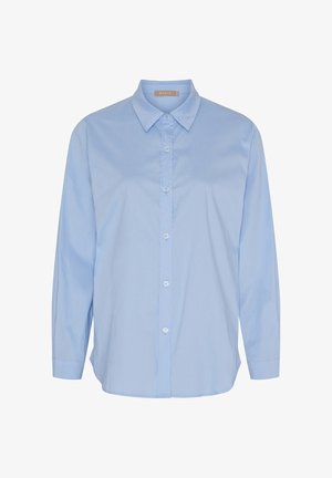 Lyseblå langærmet skjorte med knapper foran, spids krave og en let buet kant.