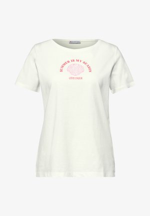 Camiseta blanca de manga corta con gráfico de concha rosa y texto "EL VERANO ES MI ESTACIÓN" y "CÔTE D'AZUR" en la parte frontal.