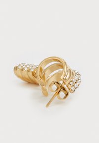Kuldse ringehe worden, millel on tekstuurne spiraaldisain ja mis on kaunistatud selgete rhinestone'idega. Lukustuses on klassikaline post ja tagakülg.
