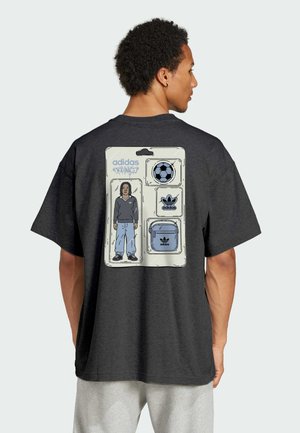 ADI STARTER GRAPHIC TEE - T-Shirt print - grey