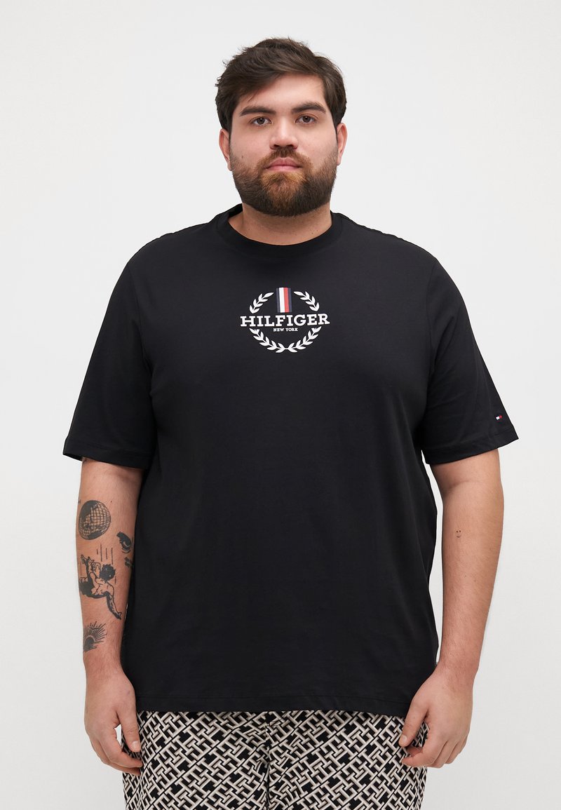 Tommy Hilfiger - GLOBAL STRIPE WREATH TEE - Print T-shirt - black, Enlarge