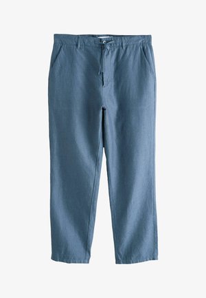 Pantaloni casual albaștri cu talie reglabilă cu șnur, închidere cu nasture și buzunare laterale, croială dreptă, expuși pe un fundal alb.