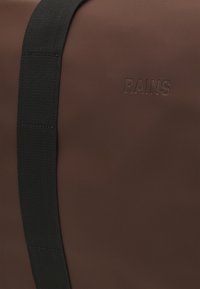 Rains HILO BAG UNISEX - Reiseveske - frame