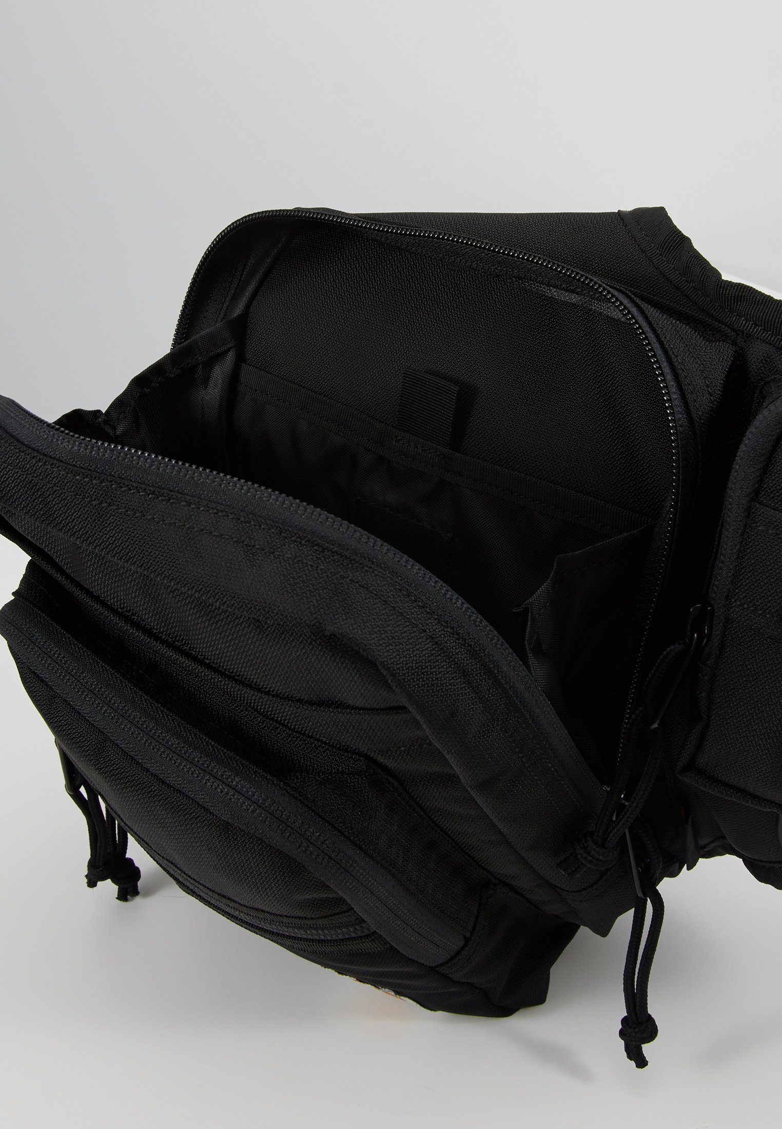 carhartt wip delta shoulder bolsa black