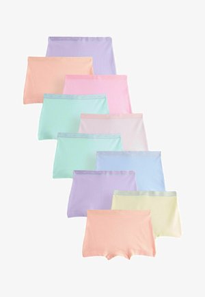 Sieben Paare nahtloser, pastellfarbener Damen-Boyshorts, die in einer absteigenden vertikalen Linie auf weißem Hintergrund angeordnet sind.