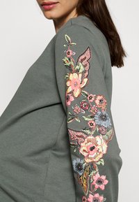 ONLY MATERNITY OLMCONNY  - Sweatshirt - balsam green