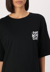 ONLY MATERNITY OLMPOP JOYFULL O NECK TEE - Marškinėliai su spaudiniu - black