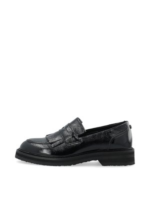 Zwarte lakleren loafers met een kwastje, ronde neus en dikke zwarte rubberen zool. Gladde textuur met een glanzende afwerking.