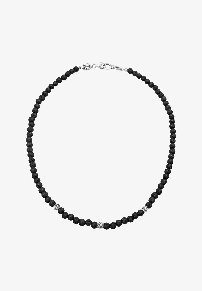 Melnas lave akmens pērlīšu kaklarota ar vairākiem sudraba akcentu pērlītēm, nostiprināta ar metāla omāru aizdari. Noapaļotas pērlītes, viendabīga tekstūra.