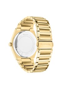 Gouden roestvrijstalen horloge met een octagonale kast, vlak mineraalglas en een schakelarmband. Beschikt over een gladde afwerking en een ronde kastachterkant.