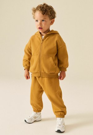 Next, REGULAR FIT - REGULAR FIT SOFT TOUCH JOGGERS . - Træningsbukser - ochre yellow