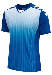 Blå atletisk trøje med gradient-design fra lys til mørk, hexagonalt mønster, v-udskæring og hvide accenter på skuldrene.