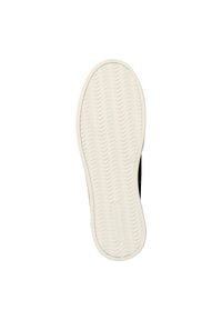 Suola della scarpa realizzata in gomma, con un design testurizzato caratterizzato da motivi ondulati. Colore: bianco. Bordo liscio e dettagli di branding semplici.