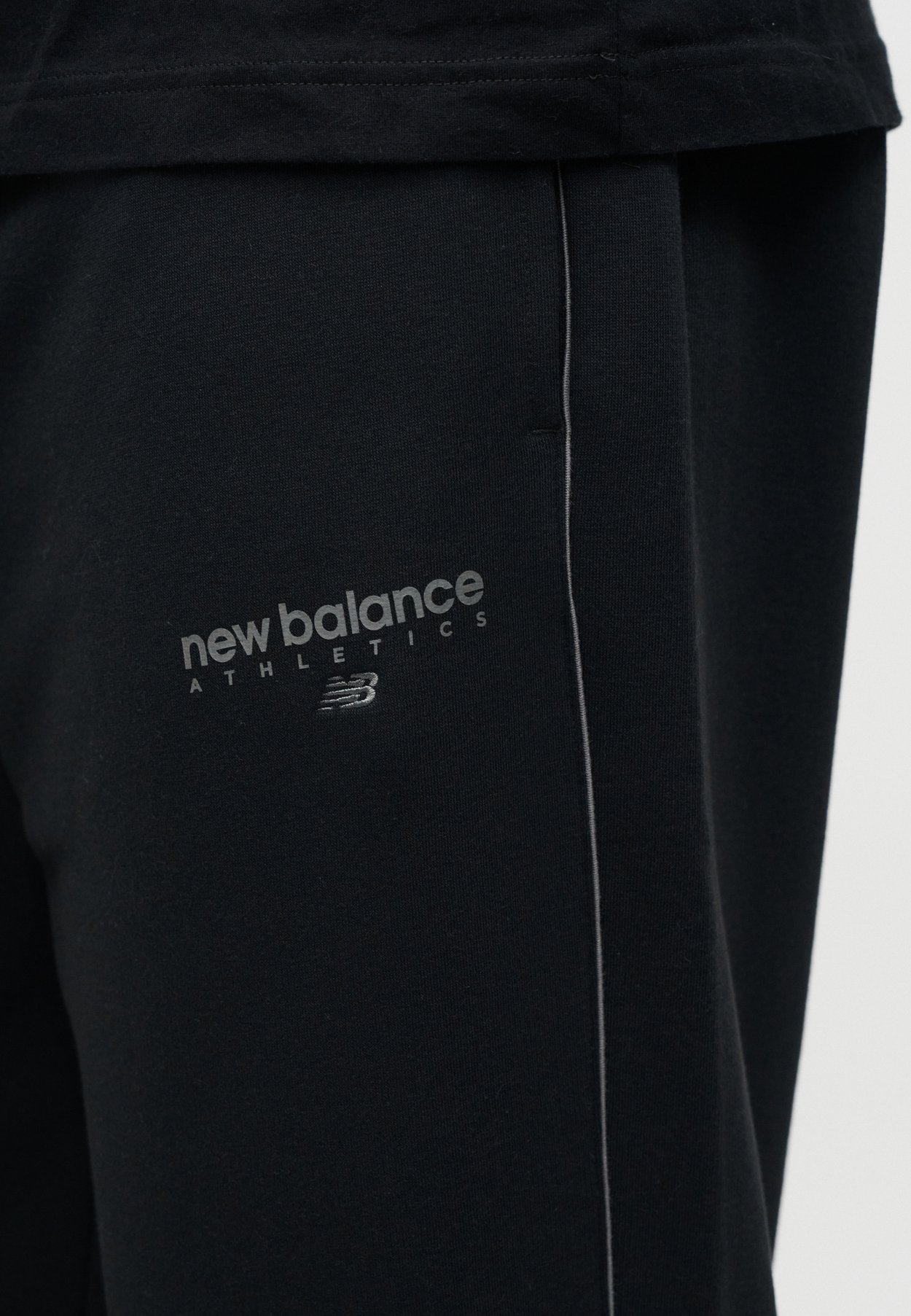 LINEAR GRAPHIC PANT