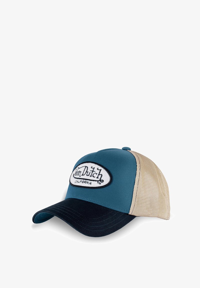 Gorra de camionero azul y beige con visera curva, parte trasera de malla y parche de logo bordado con el texto "Von Dutch California".