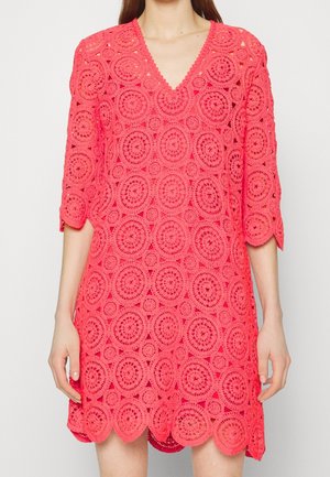 Vestido informal - coral