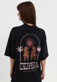 Even&Odd Print T-shirt - black