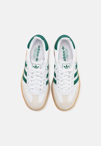 adidas Originals SAMBAE - Tenisice - footwear white/collegiate green