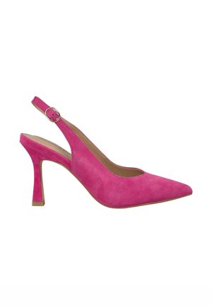 Scarpa slingback in suede rosa con punta affusolata, cinturino regolabile e tacco a stiletto di 3 pollici. Texture liscia, accenti di design minimal.