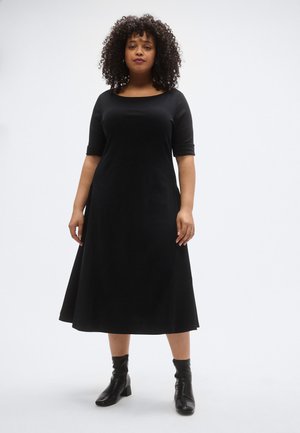 MUNZIE ELBOW SLEEVE DAY DRESS - Rochie din jerseu - black