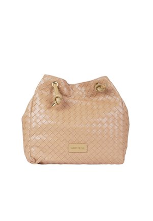 Borsa a mano in pelle beige intrecciata con coulisse, occhielli in tonalità oro e targhetta con il logo Marc Ellis sul davanti.