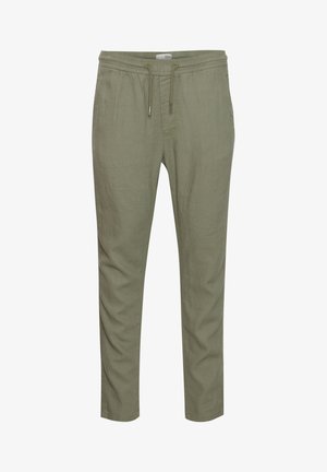 Kergedest oliivrohelised püksid, millel on paelast vöökohaga, kitsenevad sääred ja küljetaskud. Valmistatud pehmest ja hingavast kangast.