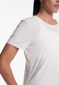 OYSHO SHORT-SLEEVED TECHNICAL - T-Shirt basic - white