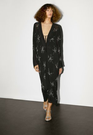 FLOWING MIDI WITH EMBROIDERY - Cocktailkjole / festkjole - black