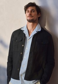 BONDELID NOAH LINEN - Lichte jas - dark green