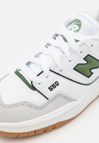 New Balance 550 - Sneaker low - white/green