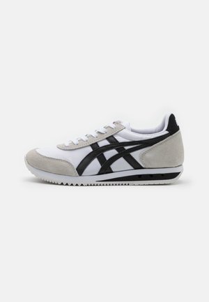 NEW YORK - Sneaker low - white/black