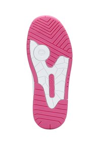 KangaROOS Sneaker-Sohle mit einer weißen strukturierten Basis und pinkem Traktionsmuster, mit einem runden Logo-Akzent im Fersenbereich.