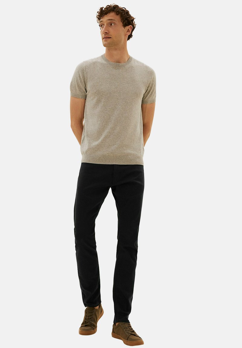 Marks & Spencer SUPER STRETCH SLIM FIT Jeans Straight Leg black/schwarz Zalando.at
