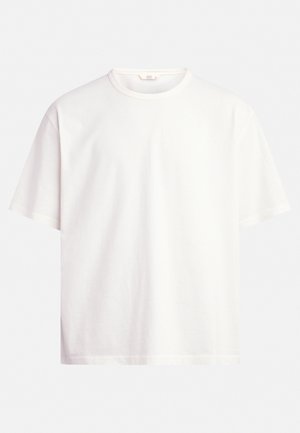White T-shirt made of cotton, featuring a crew neckline, short sleeves, and a relaxed fit with no visible patterns or accents.